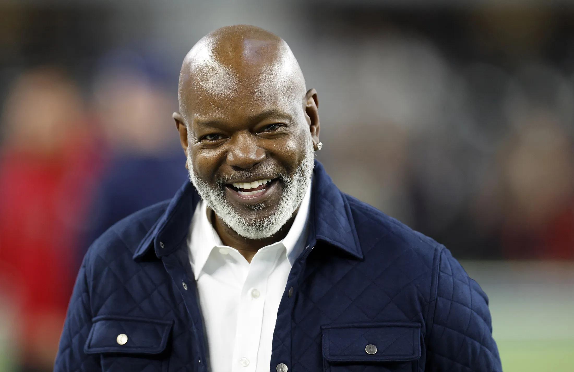 Super Bowl 2025: Dallas Cowboys Great Emmitt Smith's Week on Radio Row -  Bloomberg