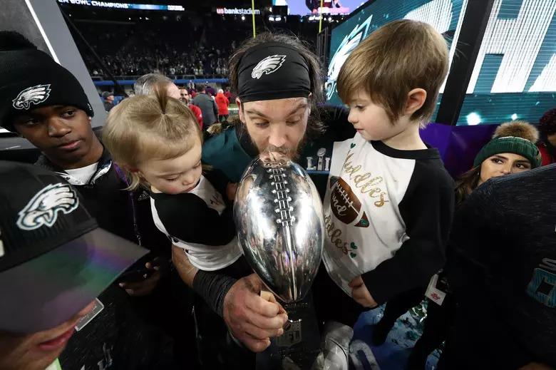 Heartwarming Move: Eagles Re-Sign Bryan Braman to 7-Year Deal One Day After His Passing