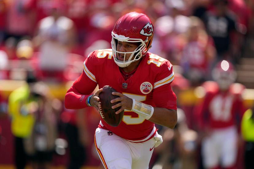 Chiefs Veteran Arrives 4 Days Early to Set the Tone for Camp