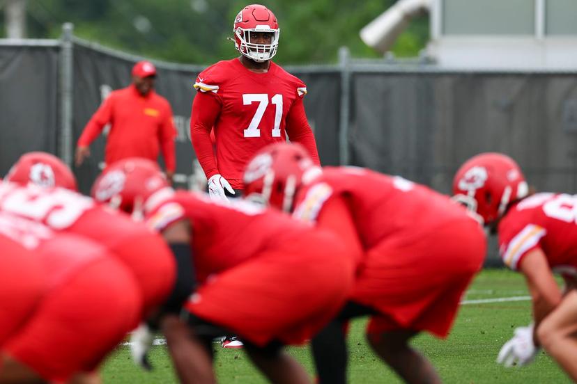 Chiefs’ Young Talent Shows Up With a Whole New Look at Training Camp – Promising a Breakout Comeback!