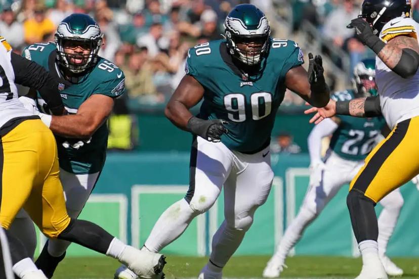 "Lean, Mean, and Ready to Dominate: Jordan Davis Reveals His New Mindset and Body as Eagles Dream of a Two-Way Star!"