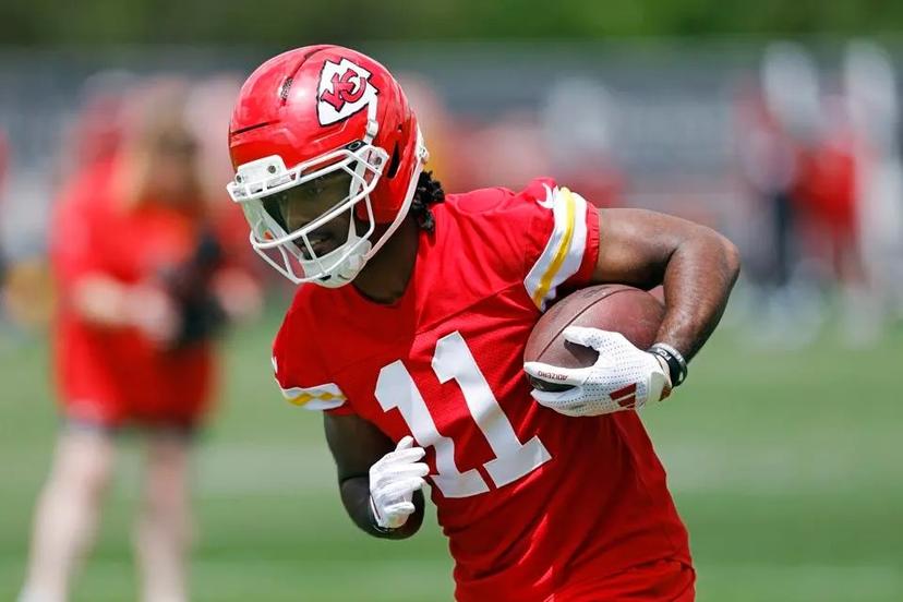  Chiefs' Rookie - The Unexpected Standout While Rashee Rice Sits Out, Lights Up at Chiefs Training Camp! 