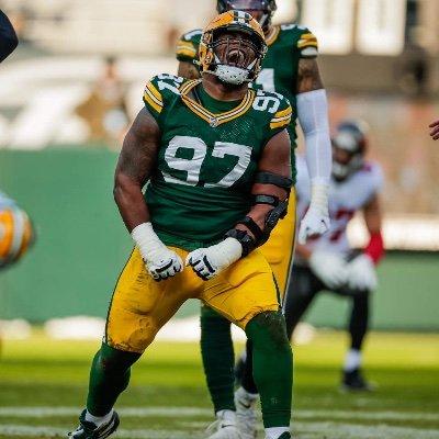 Packers Captain Shuts Down Rookie Fight With One Cold Warning — “This Is Lambeau, Not a Playground”
