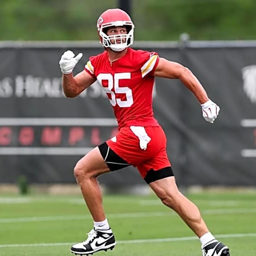 Veteran Chiefs TE Comeback – “12 Personnel” Set to Return at Arrowhead