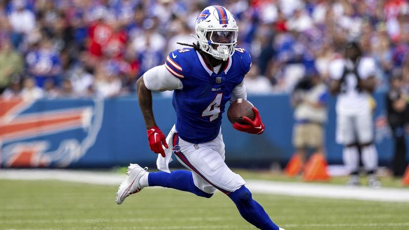 Star RB Skips Practice Amid Contract Talks: “I Need to Take Care of My Mom”