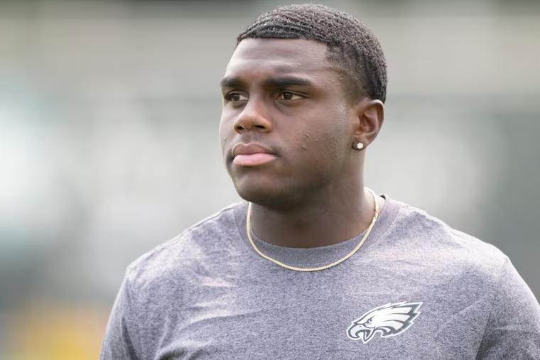 Ex-Raiders Star Begs Eagles for One Last Shot at Super Bowl — Even Offers Pay Cut to Make It Happen