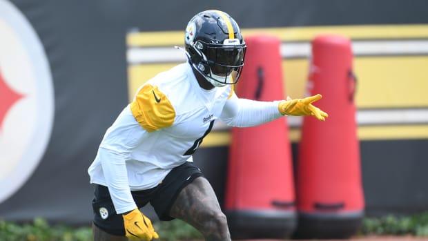Ex-Dolphins Takes Pay Cut, Commits to Long-Term Future with Steelers