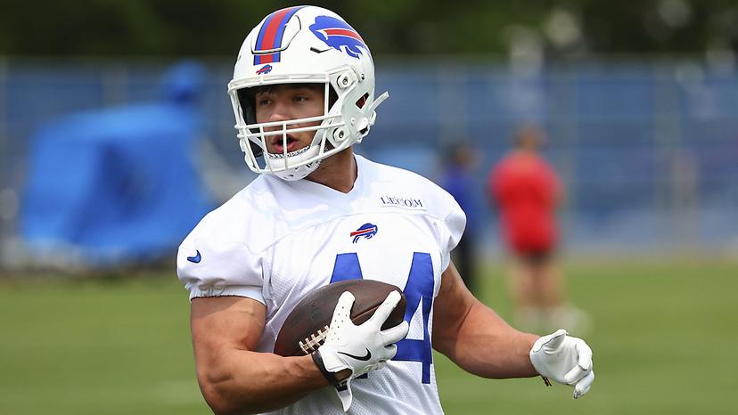 Bills Rookie Gives First Standout Drive Ball to 10-Year-Old Cancer Survivor After Preseason Opener
