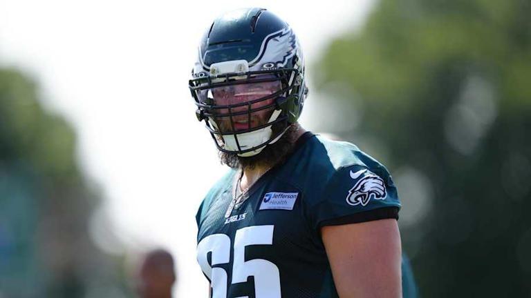 Eagles Legend Hints at Retirement — With One Simple Condition in Midnight Green