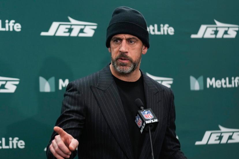 Packers Legend Aaron Rodgers criticizes Chiefs star for taking $20 million from “the Filzer” to advertise: “I play football, I don’t sell shots”