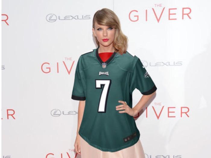 Taylor Swift Plans Halftime Apology to Philly Fans at Eagles–Cowboys Kickoff