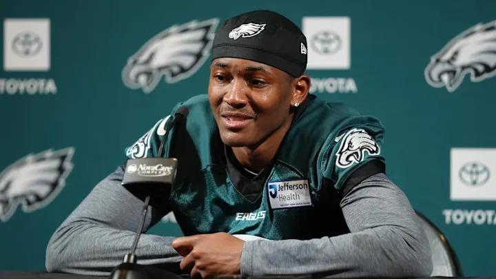 Eagles Brutally Cut Rookie WR Just One Week After Losing His Mother – A Staggering Shock