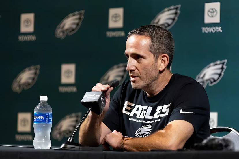 Eagles Bring Back Former Fan Favorite After Patriots Brutally Cut Him From 53-Man Roster