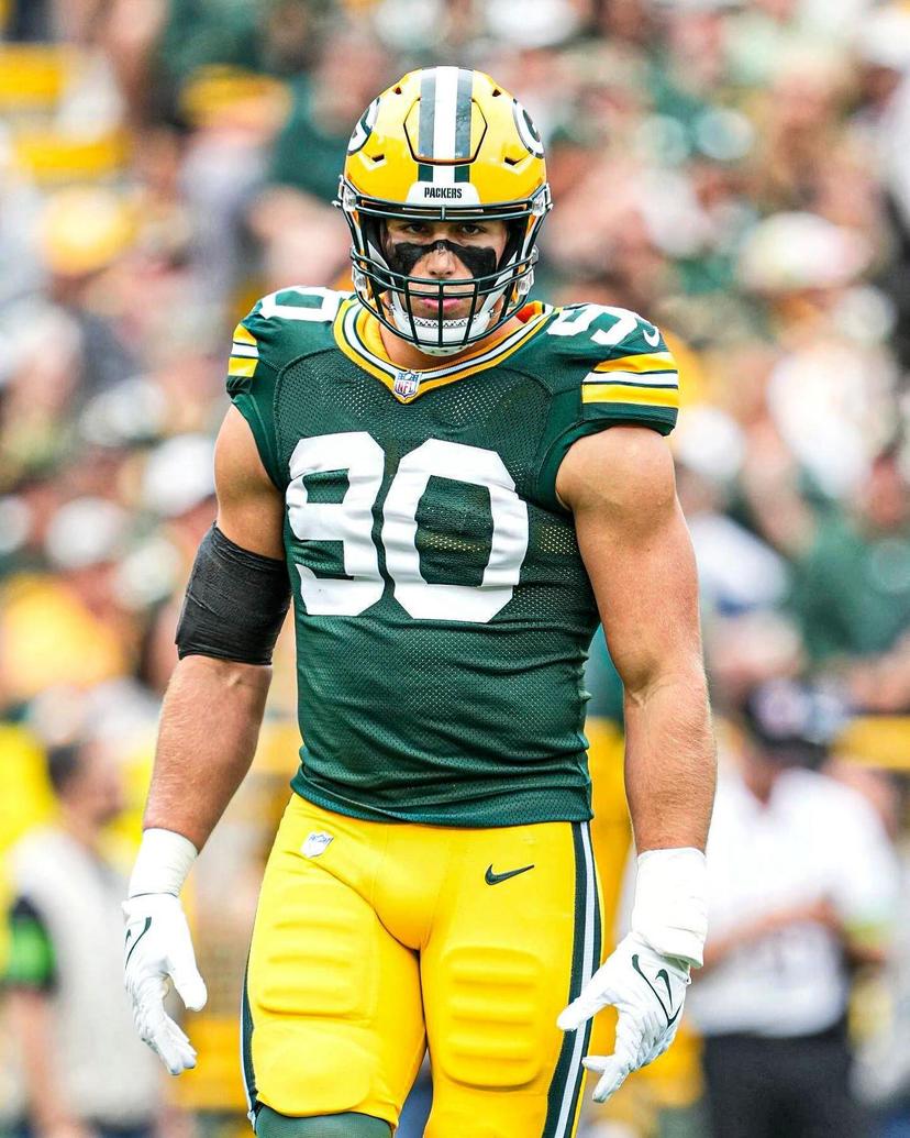 Packers Young DE Rejects Trade Talk After Micah Parsons Deal, Ready to Take a Pay Cut to Stay