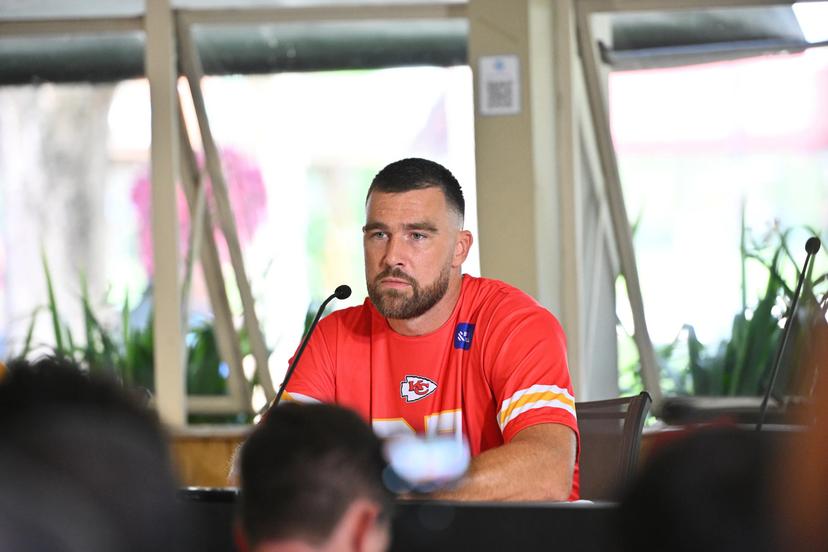 Chiefs Locker Room Explodes as Travis Kelce Gets Cursed Out by Teammate After Worthy Injury