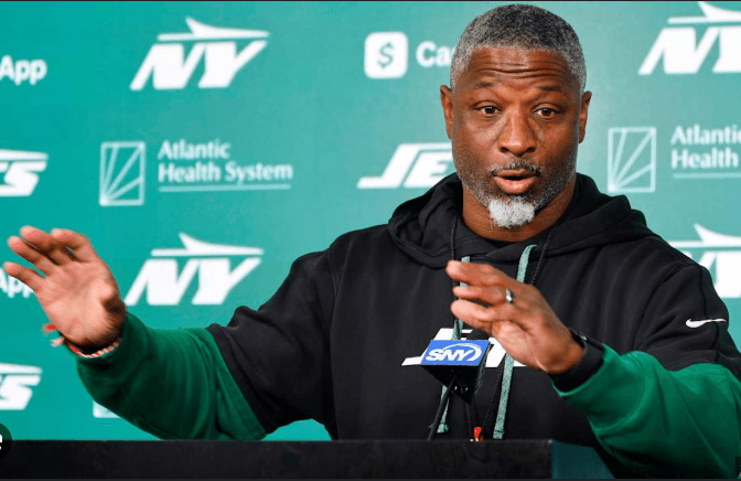 Jets Head Coach Aaron Glenn Calls Out Officiating After Seven Penalties Derail Steelers Clash