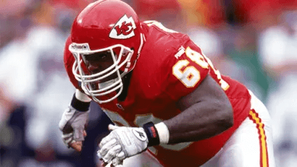 Chiefs' Legend Signs One-Day Deal to Assist Coaching Staff Against the Eagles