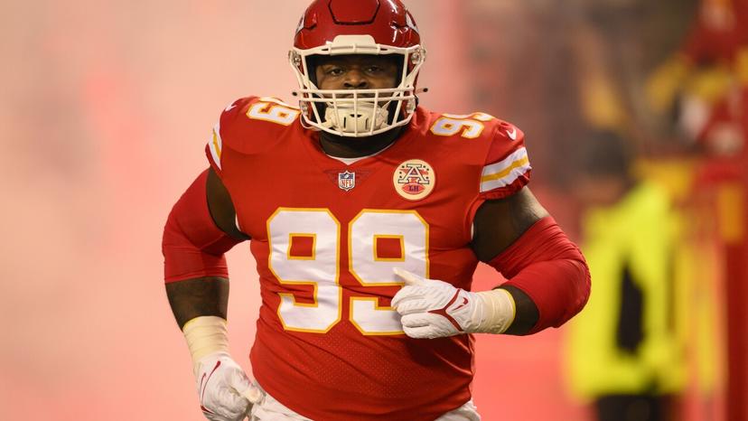 Former Chiefs DT Calls Out Jason Kelce Amid Eagles OL Controversy