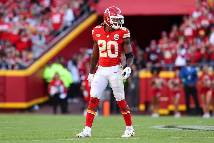 Chiefs Safety Named NFLPA Community MVP for Week 3