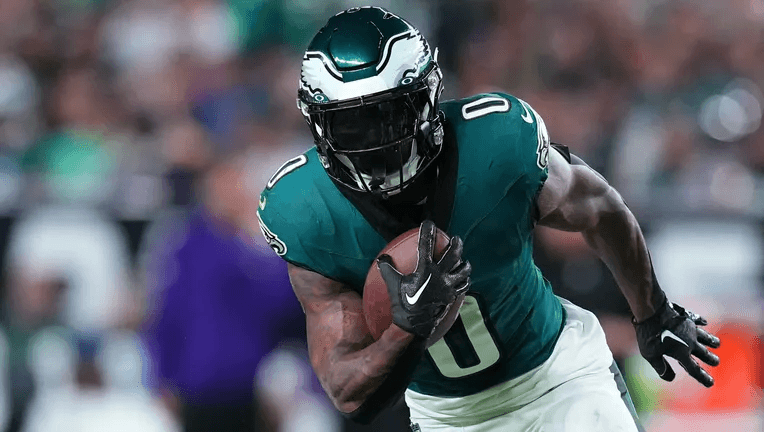 Former Eagles 1,200-Yard Back Released — Begs for One More Shot in Philadelphia