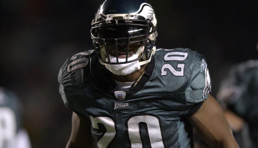 Ex-Eagles Safety Blames Divorce on Housework: “My wife wanted me to be her housekeeper”