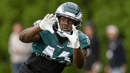Father of Eagles Rookie WR shocks everyone by declaring he will quit his job and live off his son — his words leave the room silent