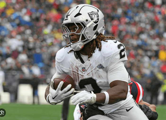 Buffalo Legend with Four Super Bowl Rings Advocates for Bills to Rescue Ashton Jeanty from Raiders' Struggles