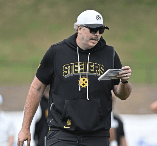 HC Mike Tomlin Announced He's Handing Over Playcalling Duties To OC Arthur Smith