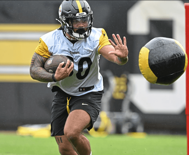 Steelers’ Key to Win Returns from Knee Injury Just Ahead of Clash with Vikings