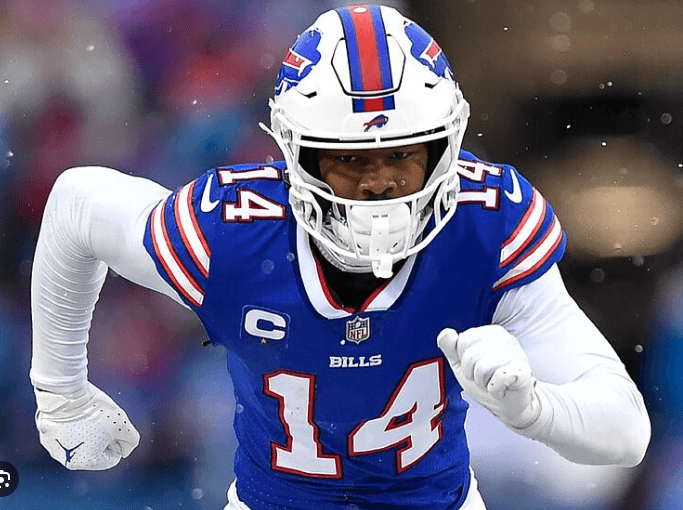Bills Star 4x Pro Bowl Says Locker Room Is in Turmoil — Aimed at Former Teammate