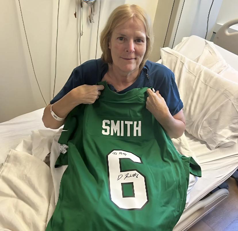 DeVonta Smith Turned A Fleeting TikTok Wish From A Loyal Fan Battling Stage-4 Cancer Into Reality — Leaving Eagles Nation In Tears.