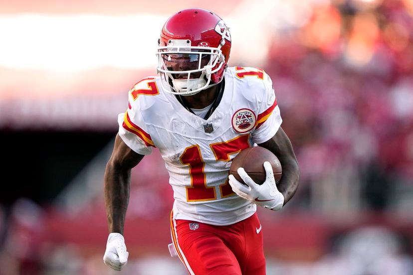 Former Chiefs WR Publicly Accepts Pay Cut to Return Amid Banged-Up WR Room