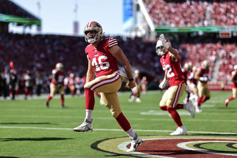 Beloved 49ers Star Signs One-Day Contract to Retire at 31 in Red&Gold