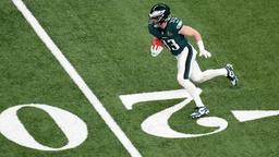 Eagles Star CB Faces Family Tragedy After Week 5 Game as Military-Trained Skydiving Instructor Dies in Nashville