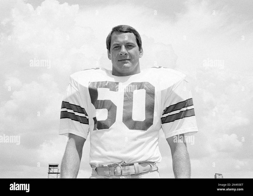 Dallas Mourns the Loss of Super Bowl Champion D.D. Lewis at 79