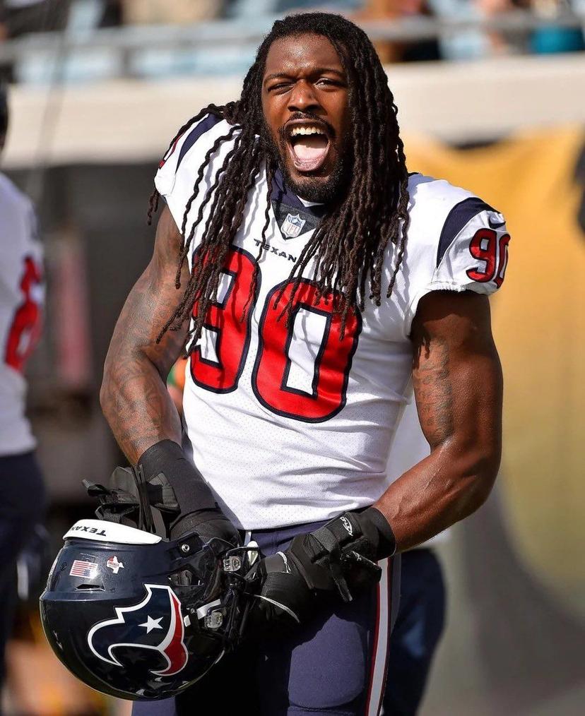 New Defensive End Cowboys Passes on Lucrative Offers, Chooses Dallas