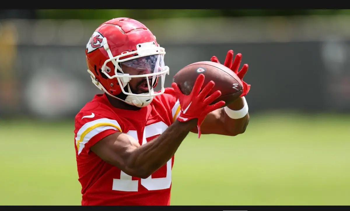 Chiefs Elevate WR Hidden Gem to Active Roster After Raiders Offer to Steal Him