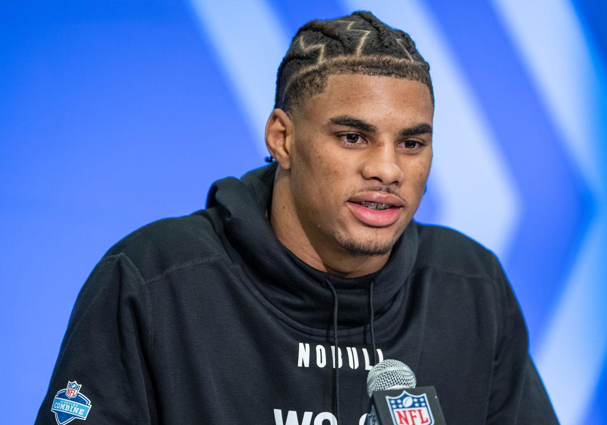 Does Keon Coleman Have a Girlfriend or Wife? All About NFL Star's Family,  Relationships, and More - EssentiallySports