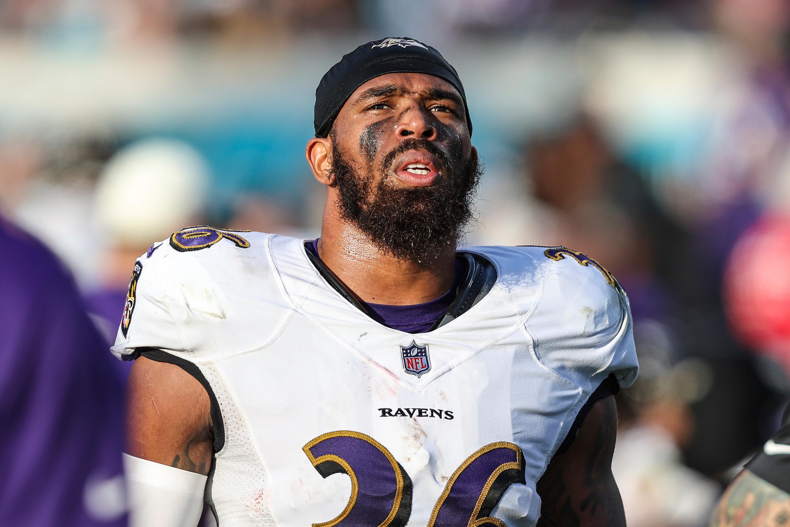Ravens trade starting safety Chuck Clark to New York Jets in cap-clearing  move – Baltimore Sun