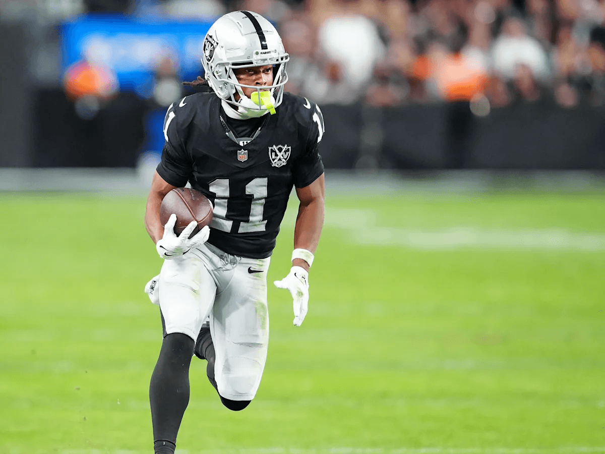 Packers on Verge of Landing Raiders Field-Stretcher WR for Jordan Love with Trade Deadline Approaching